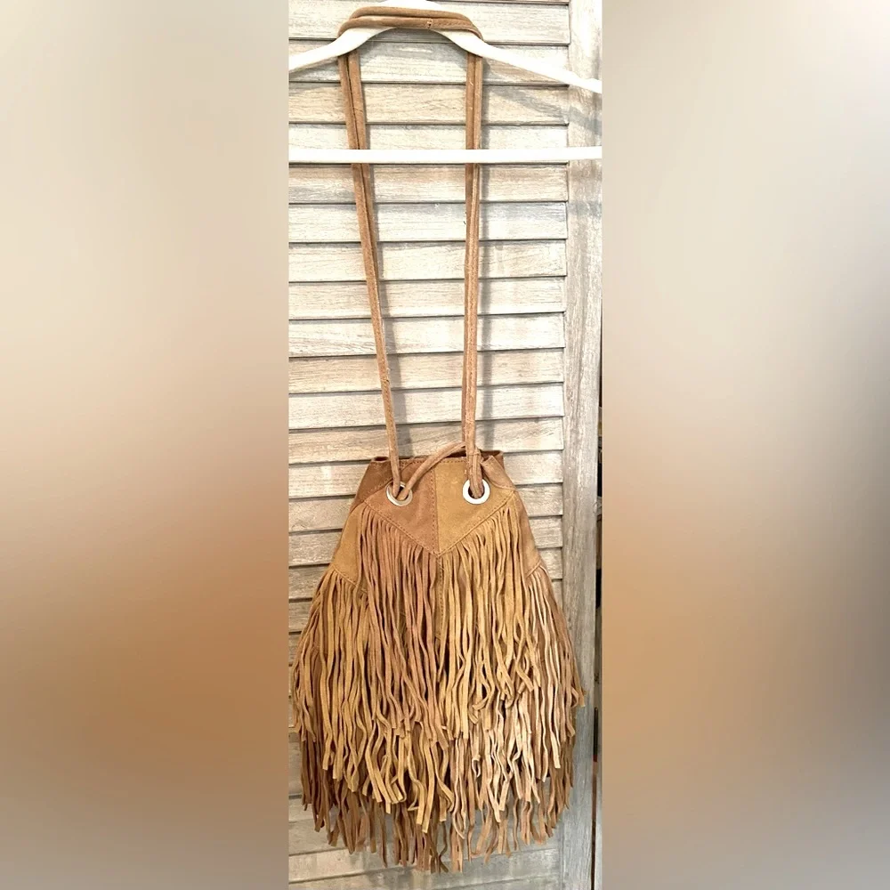 Vintage ZARA Cow leather fringe bag, adjustable straps Free spirited vibe - Picture 4 of 10